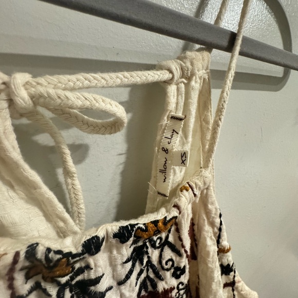 Embroidered dress - Picture 3 of 7